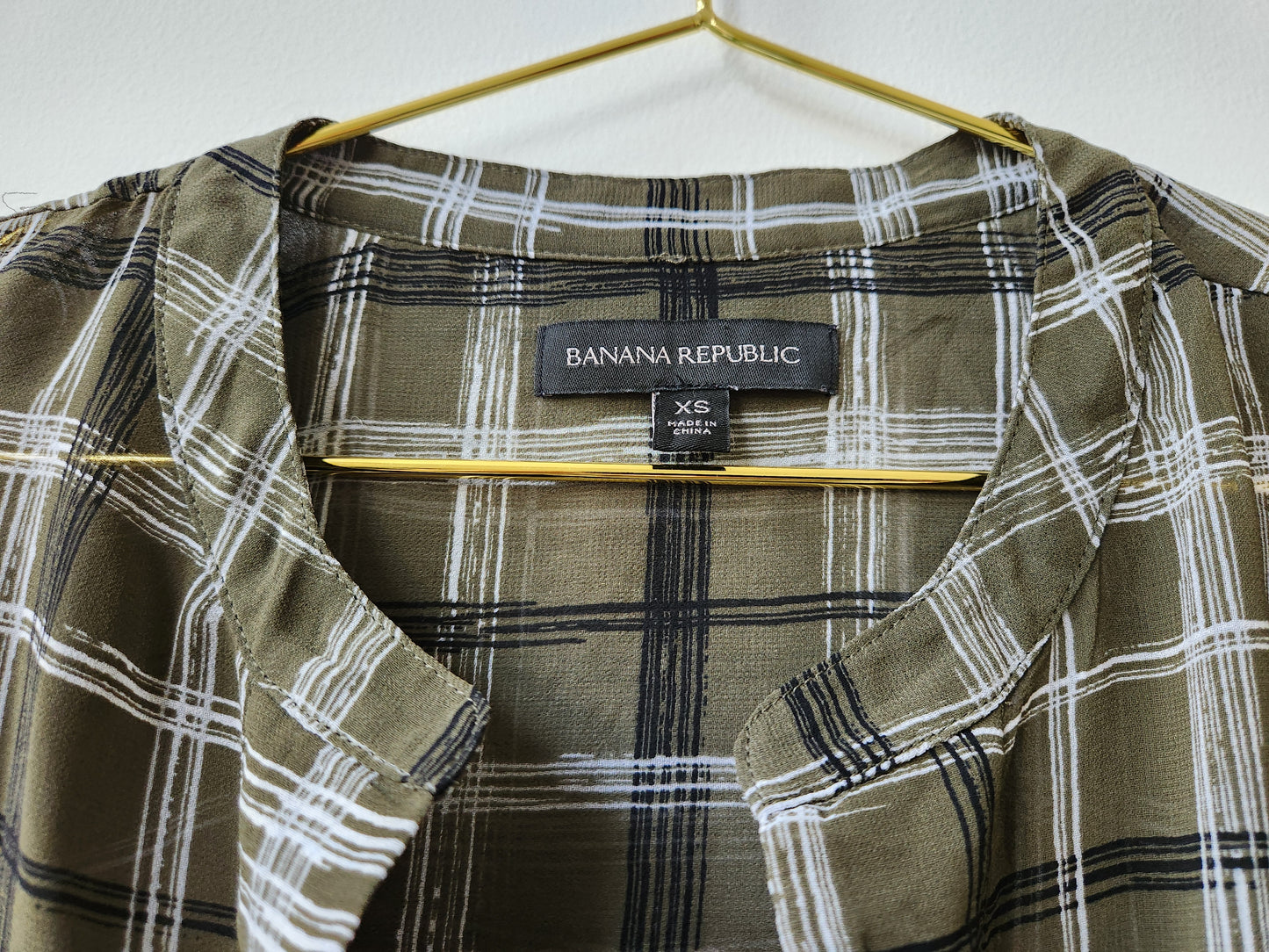 Banana Republic shirt - olive green