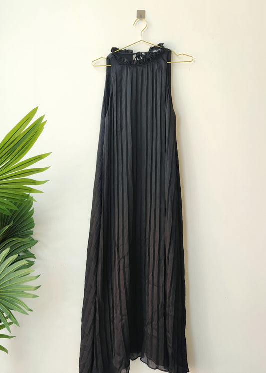 Zara pleated maxi dress - black