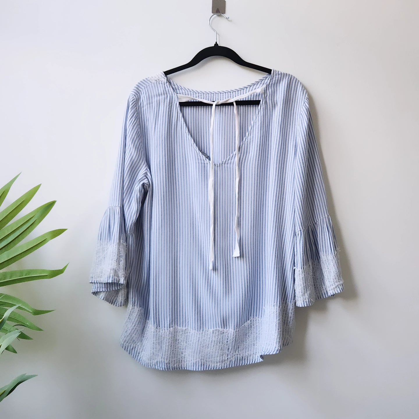 Soho Jeans lace striped top blouse - blue/white