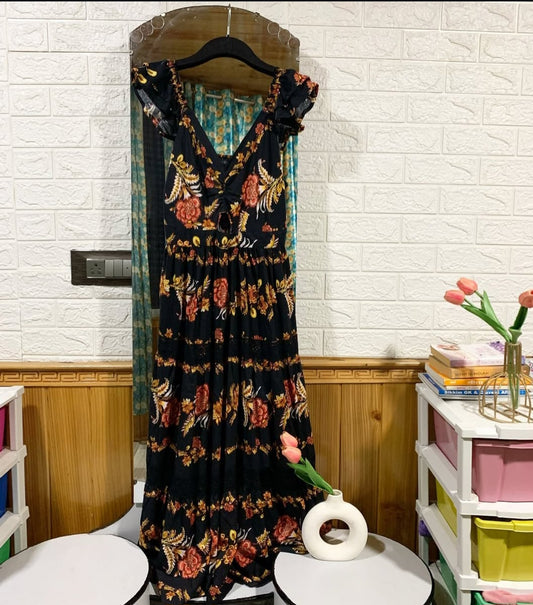 Floral v neck maxi dress - black